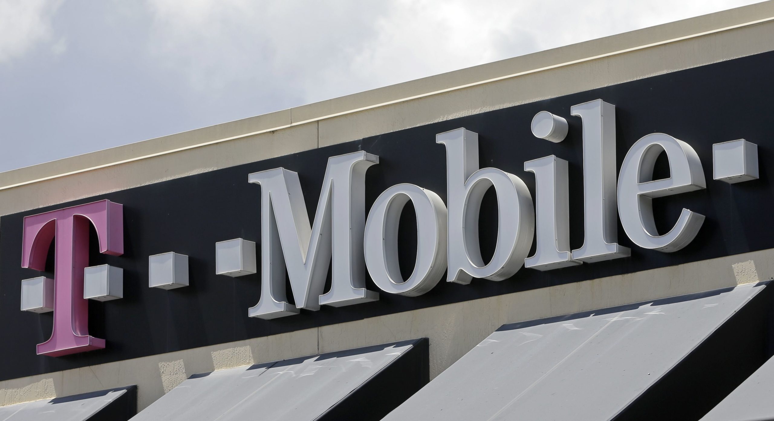 T-Mobile Settles to Pay $350M to Customers in Data Breach - Headline Wealth