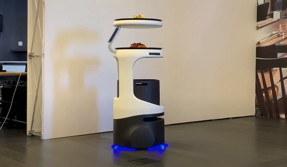 Florida Restaurant Chain Introduces Robot Waiters - Headline Wealth